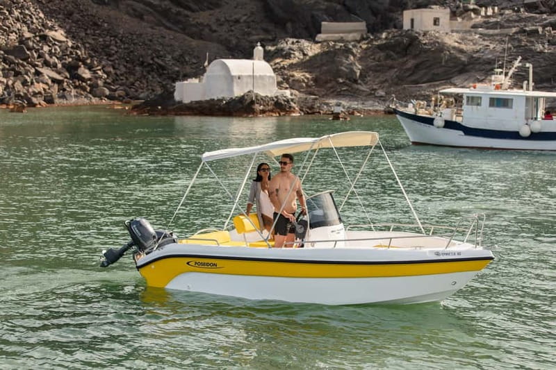 Santorini: license free boat in Santorini - Price and value: what about $305 per group up to 5 really buys