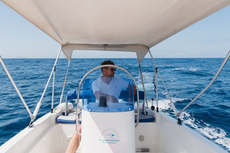 Santorini: License-Free Boat Rental with Ice, Water, & Fruit - Secluded beach time and nearby islands, at your own anchor points