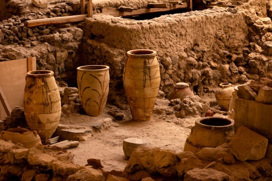 Santorini: Lost Atlantis, Beaches & Wine Tasting Tour - Winery time: 3 wines, a 3-course lunch, and real pairing value