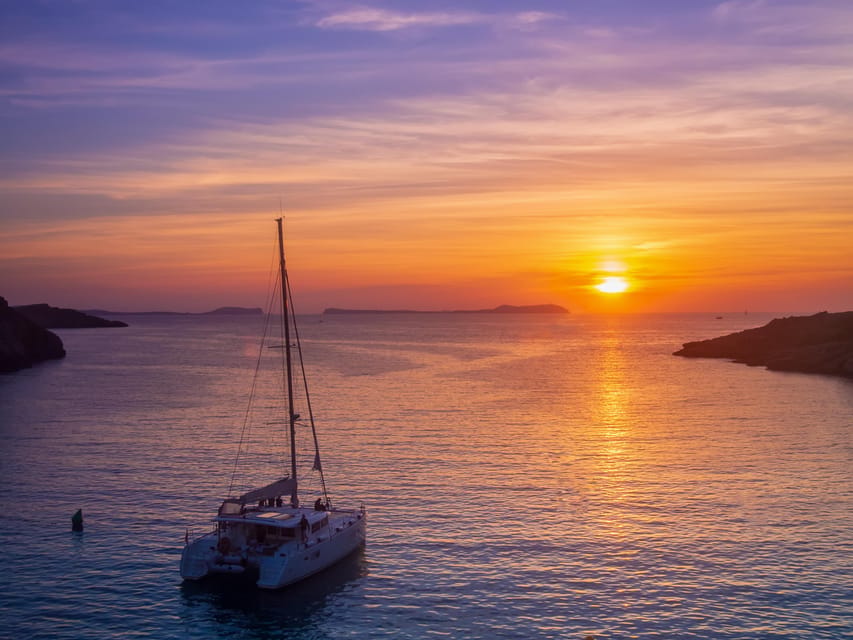 Santorini: Luxury Sunset Cruise with Dinner, BBQ, and Drinks - Mesa Pigadia Beach Swim Stop: Snorkelling Time With Gear Included