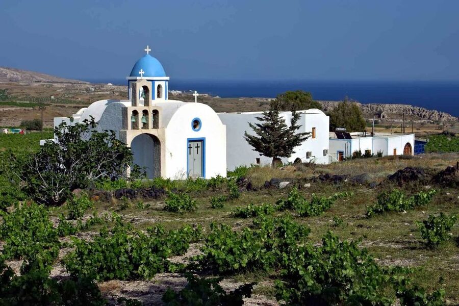 Santorini: Mesa Gonia, Pyrgos and Oia Tour - Tour Pace, Guide Language, and How to Get the Most Out of It
