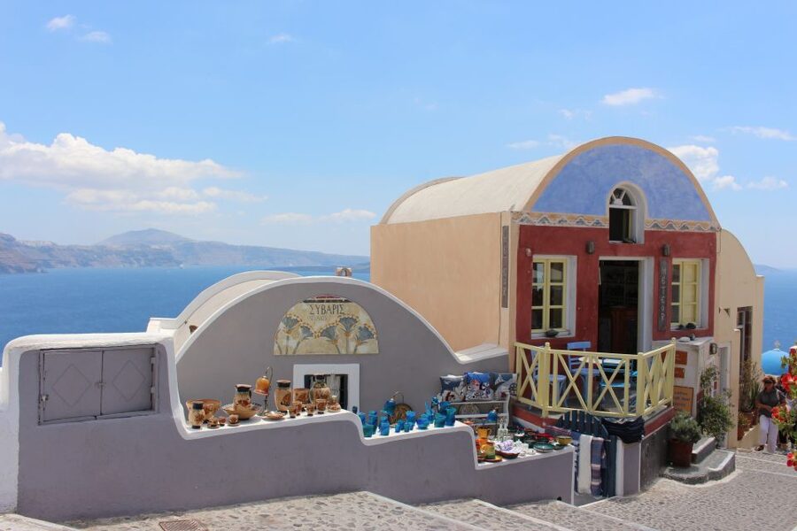 Santorini: Mesa Gonia, Pyrgos and Oia Tour - Pickup and Bus Transfers: Great for Convenience, Not for Maximum Freedom