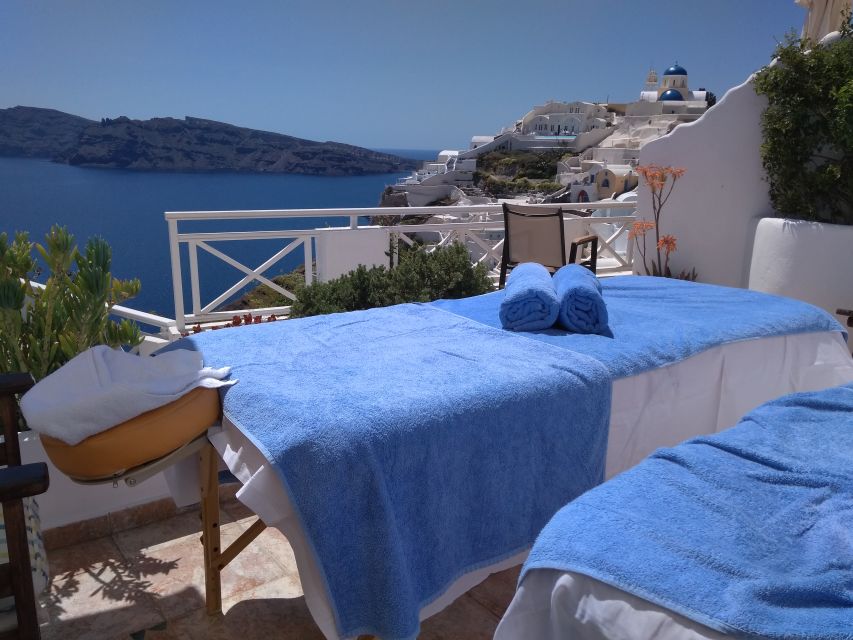 Santorini: Mobile Couples Massage at Your Private Villa - The Couples Logistics: How It Works With Two Therapists