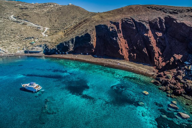 Santorini: Motor Yacht Day Cruise with 5-Course Lunch - Why this motor yacht day feels different in Santorini