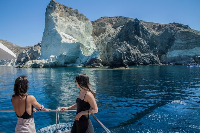 Santorini: Motor Yacht Day Cruise with 5-Course Lunch - Transfers, groups, and comfort: why “small” is more than a marketing word