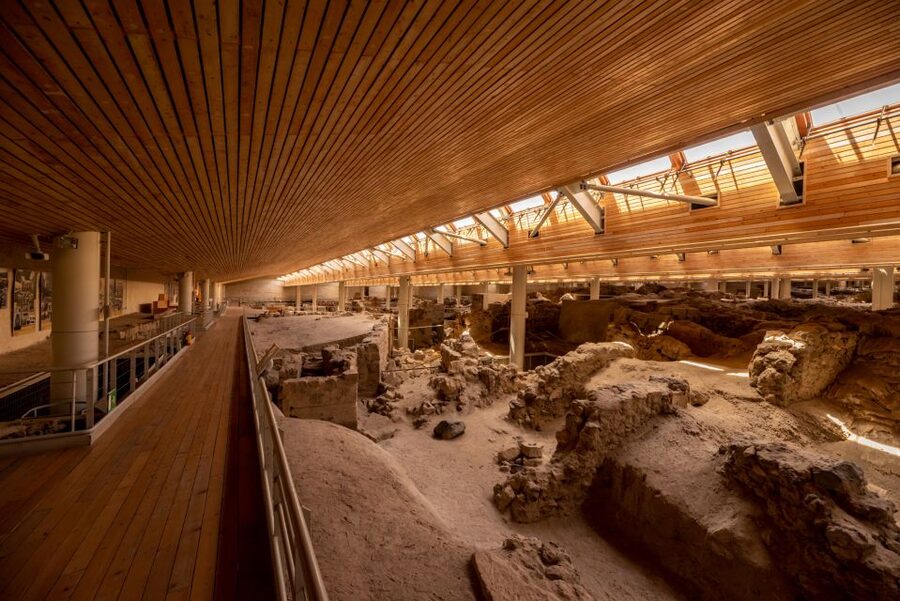 Santorini: Mythical Day Trip to Akrotiri with Volcano Cruise - Winery Stop for a One-Hour Reset