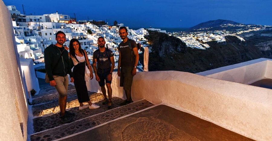 Santorini: Night Hike, Wine Tasting, and Greek Dinner - The Fira to Imerovigli route: sunset views and quiet checkpoints