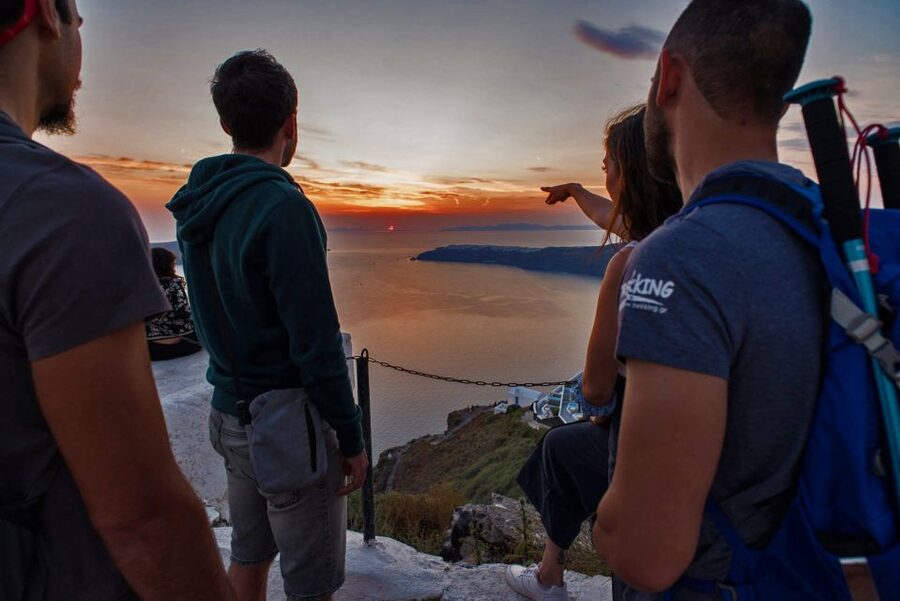 Santorini: Night Hike, Wine Tasting, and Greek Dinner - Wine tasting in Imerovigli: what you’ll learn with your pours