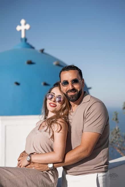 Santorini: Oia Private Couple Photoshoot with 35 Photos - The 35 edited photos: delivery timeline and what to expect stylistically