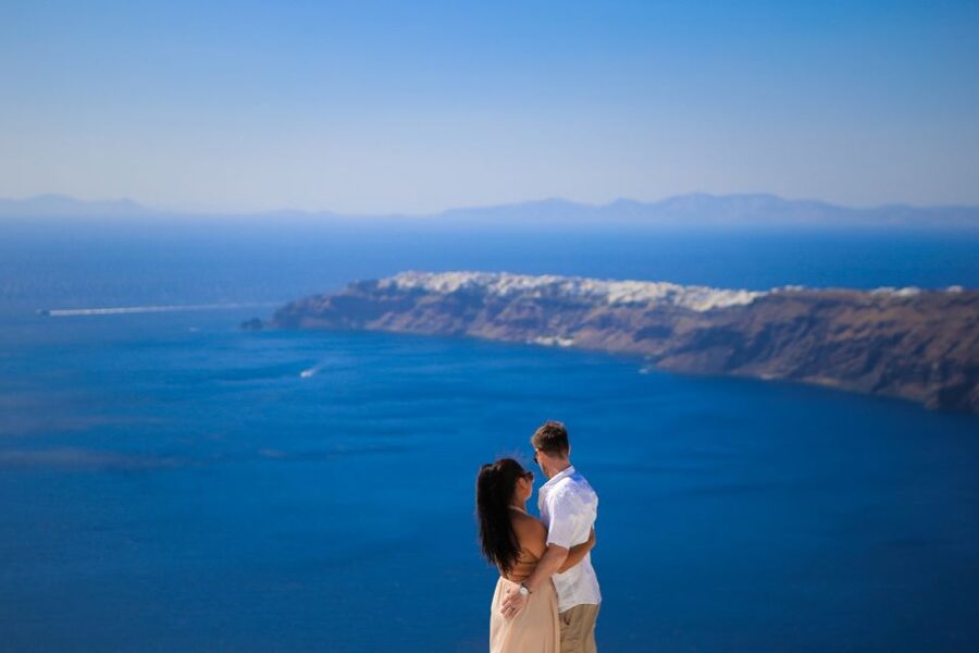 Santorini: Photo Shoot with a Private Vacation Photographer - Should you book this private Santorini photo shoot?