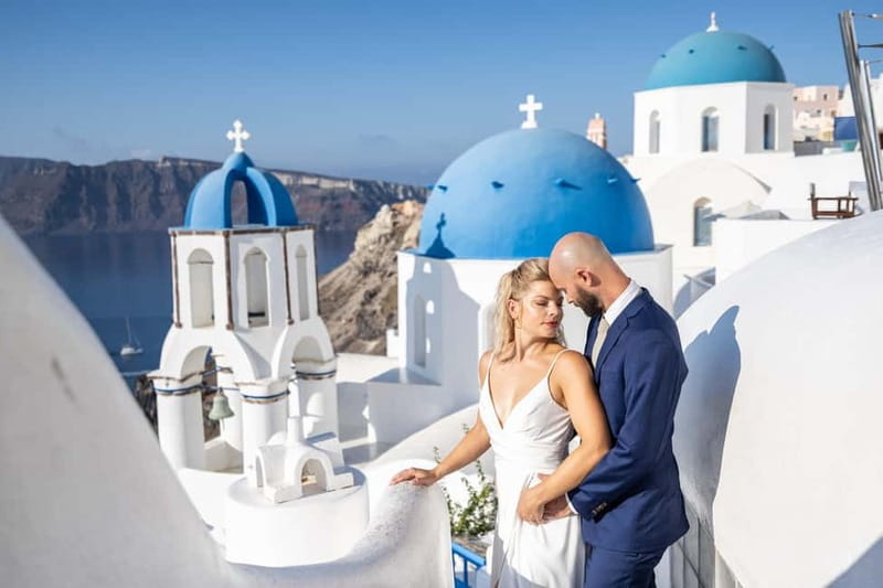 Santorini: Photo Tour With Professional Photographer - Meet Jessica Mocanu and the Team Behind Your Shots