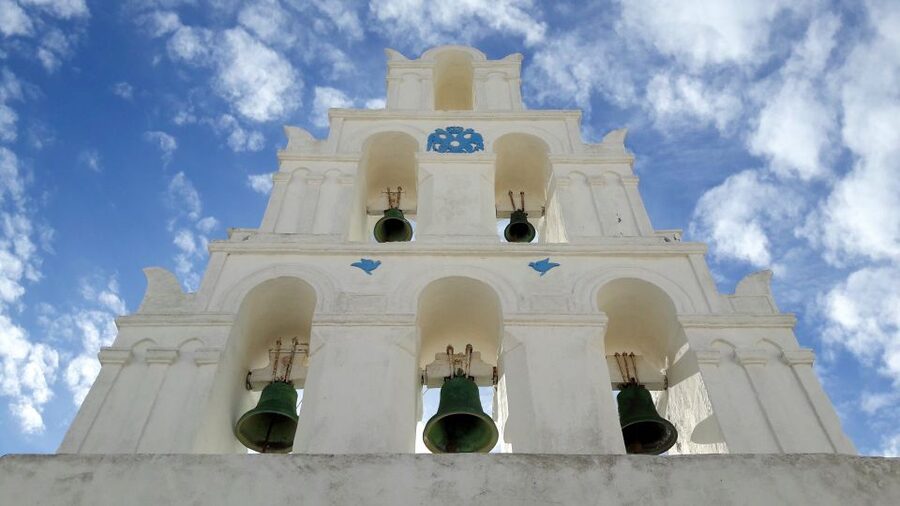 Santorini: Private 4-Hour Cultural Villages Sightseeing Tour - Megalochori’s White Alleys: Blue Domes, Tower Bells, and Cave Houses