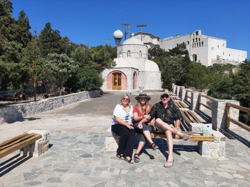 Santorini: Private 5-Hour Hidden Gems Experience - Kamari black-sand beach: a straightforward finish with sea-breeze time