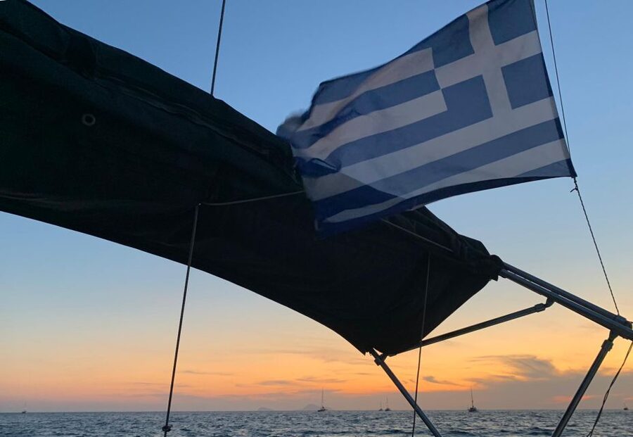 Santorini: Private 5-Hour Sunset Sailing Tour with Dinner - Getting to Vlychada and then cruising the red-and-white coast