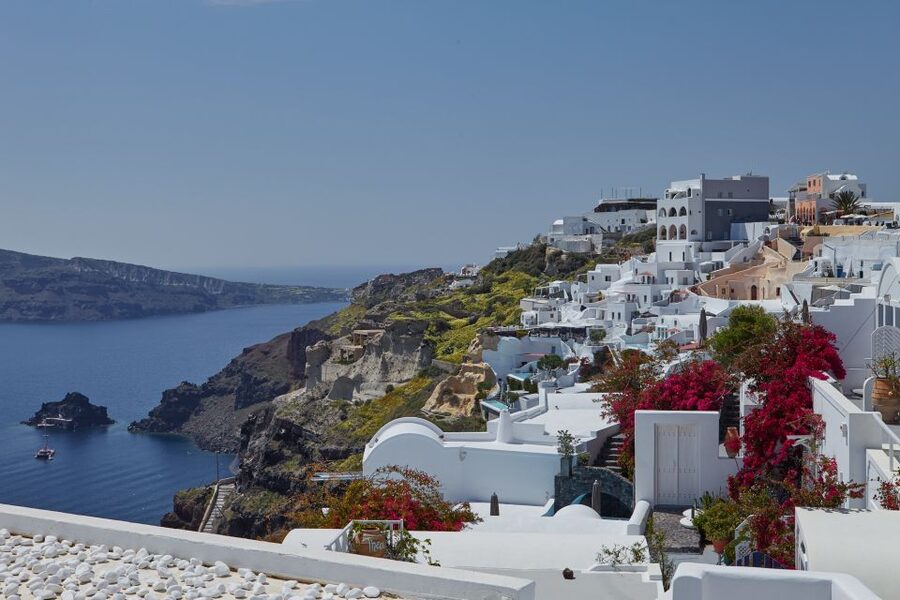 Santorini: Private Day Tour with Guide - Guides and small moves that make the whole day work