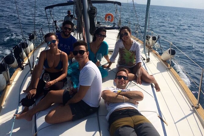 Santorini Private Daytime Sailing Cruise with Meal, Drinks &Transfer included - Pickup and meeting point: making the day start smoothly