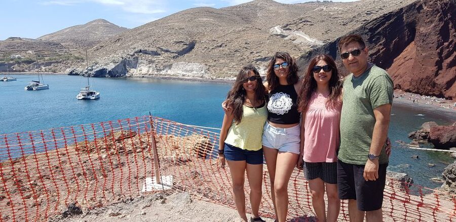 Santorini: Private Group Sightseeing Tour - Red Beach and Black Beach: The Swim and Photo Rhythm