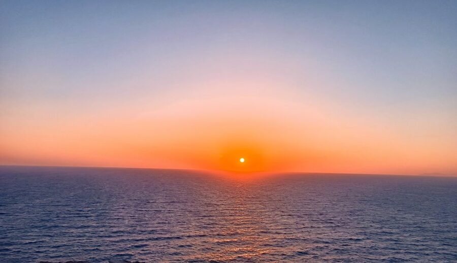 Santorini: Private Guided Tour with Sunset View - Oia, Caldera Views, and the North-Side Vantage