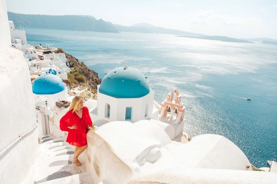 Santorini Private Photoshoot - The Oia walk: from main streets to the Blue Domes