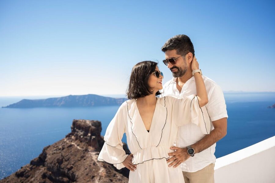 Santorini: Private Photoshoot Tour by a Pro Photographer - Stop 1: Imerovígli Photo Time, Sightseeing, and Scenic Views