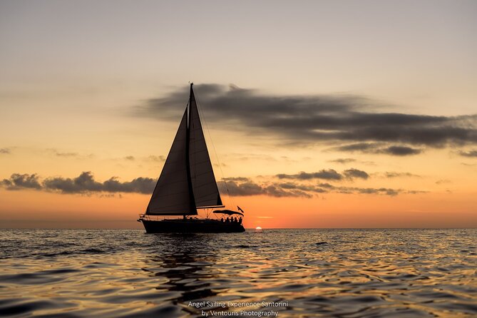 Santorini Private Sunset Sailing Tour with Dinner, Drinks &Transfer included - Drinks and comfort: how the open bar changes the whole vibe