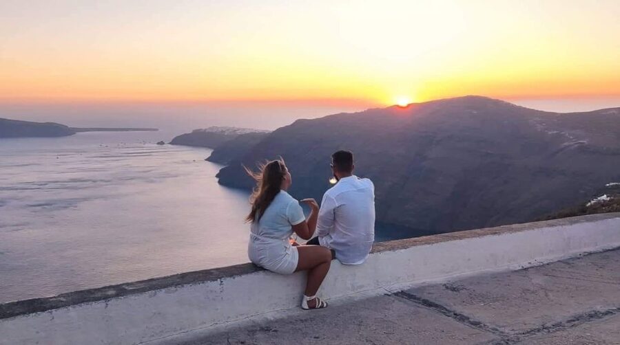 Santorini: Private Sunset Tour with Picnic & Transfer - Why this sunset picnic tour feels different from the usual Santorini scramble