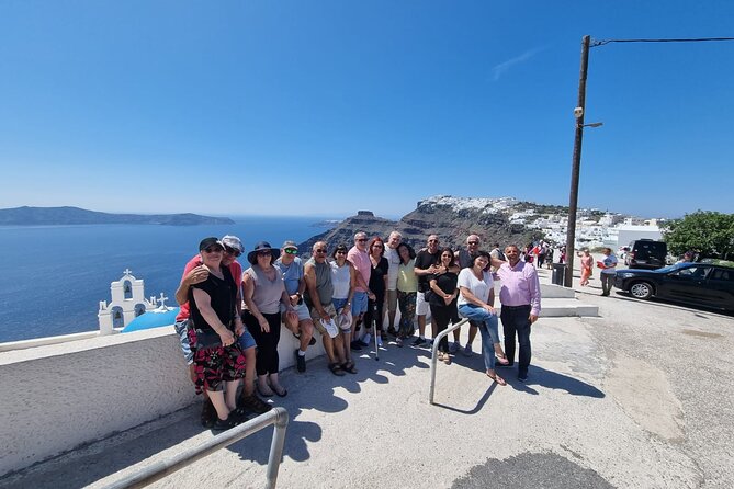 Santorini Private Tour in Spanish - Red Beach and the volcanic color show at Akrotiri