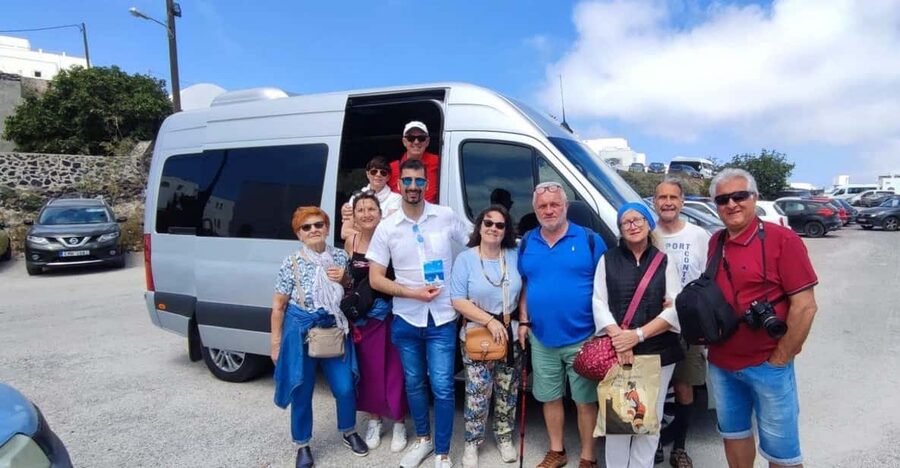 Santorini: Private Tour in Spanish with Local Guide - Pickup that works for most hotels and cruise ports