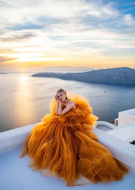 Santorini: Proffessional Flying Dress Photoshoot - Key Things to Know Before You Go