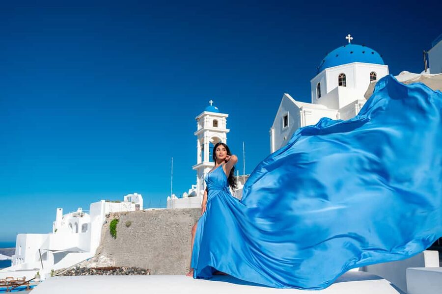 Santorini: Proffessional Flying Dress Photoshoot - Picking Your Flying Dress in Advance (Yes, Even the Fit)