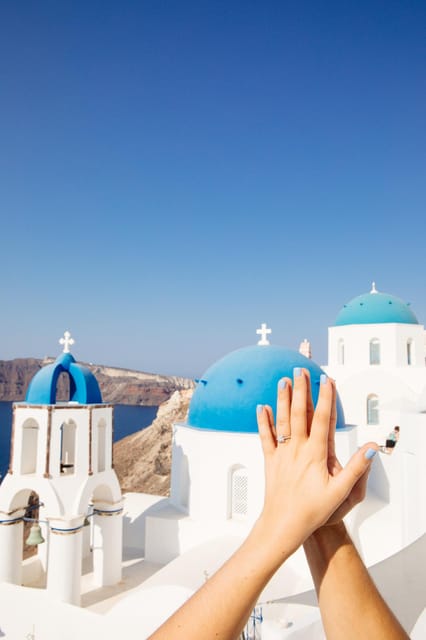 Santorini Proposal: A Luxury Photoshoot for Your Yes! Moment - Who should book this Santorini photoshoot, and who might skip it