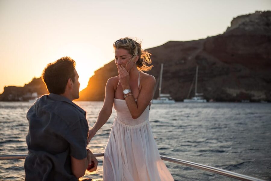 Santorini Proposal: A Luxury Photoshoot for Your Yes! Moment - Choosing your Santorini spot: Oia meeting point and view options