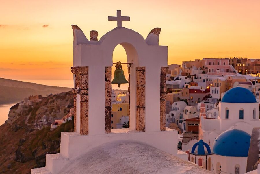Santorini: Romantic Sunset Caldera Cruise with Dinner - Why a Santorini Caldera Sunset Cruise Feels Different