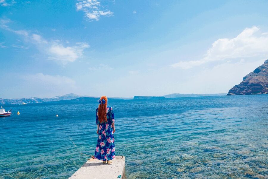 Santorini: Romantic Sunset Caldera Cruise with Dinner - Getting There From Your Hotel to Athinios by Bus