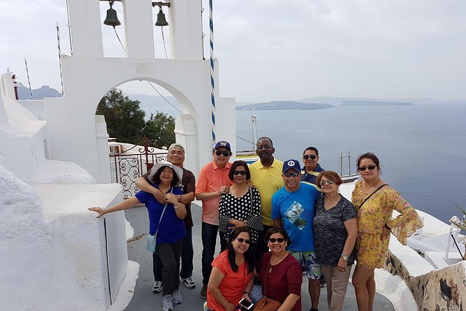 Santorini Round Tour - Oia plus traditional villages like Megalochori