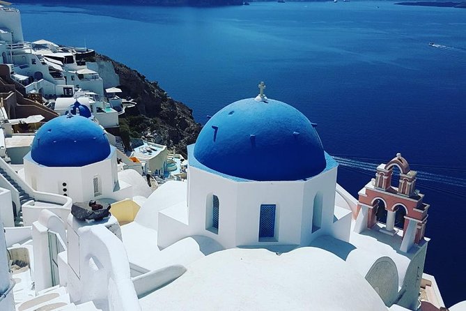 Santorini Round Tour - The Mercedes minibus and the guide vibe you should expect