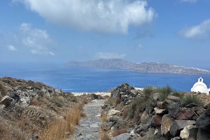 Santorini's Famous Fira to Oia Hike: A Private tour Adventure - Fira and Firostefani: From Busy Capital to Quiet Cliffside Charm