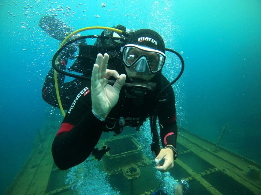 Santorini: Scuba Diving Experience in Caldera for Beginners - Meet at Santorini Scuba Academy in Emporio, Then Gear Up