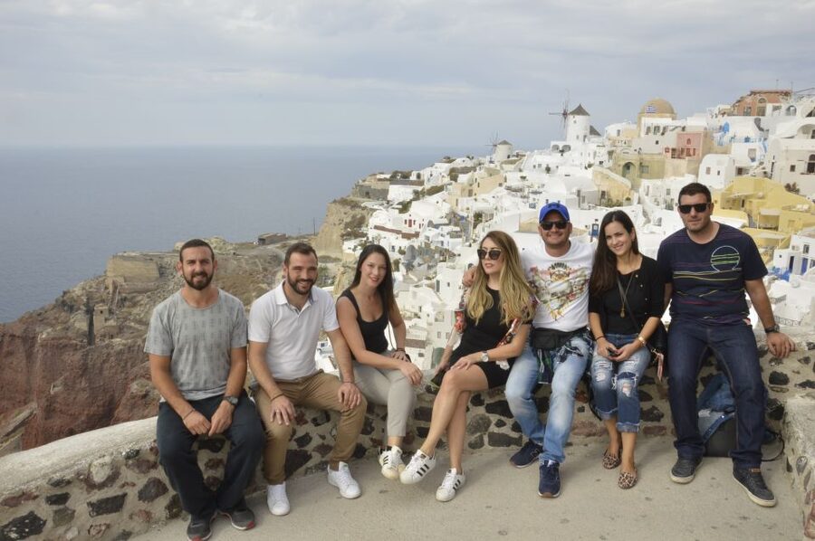 Santorini: Small-Group Highlights Tour of Venetian Castles - How the group size and guides change your day