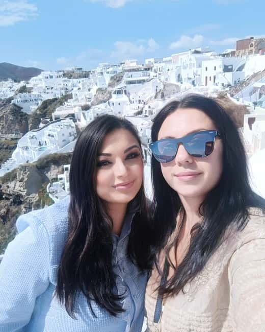 Santorini: Small Group Sightseeing Tour with a Local Guide - Perivolos Black Sand Beach: Your One-Hour Swim or Lunch Window