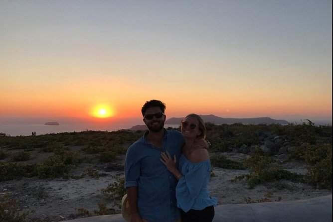 Santorini Sunset Wine Tour with Santo Winery Views - Food stops and portion reality: why you might skip dinner
