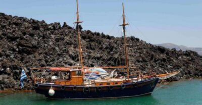 Thirassia Islands and Volcano Guided Cruise