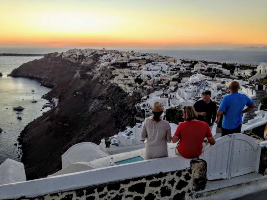 Santorini: Top Sights Small-Group Tour with Local Guide - Entering the Santorini Day: a route that mixes big views with village texture