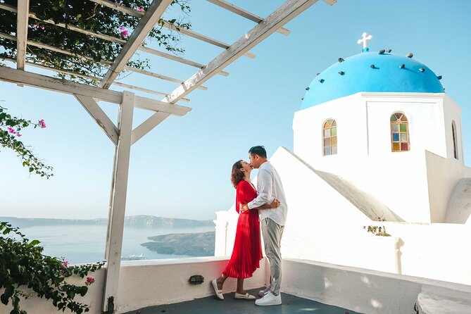 Santorini Vacation Photoshoot - Value and pricing: $216.74 for up to 5 people