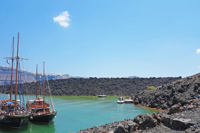 Santorini Volcanic Islands Cruise: Volcano, Hot Springs and Thirassia - A volcano day trip that fits Santorini timing