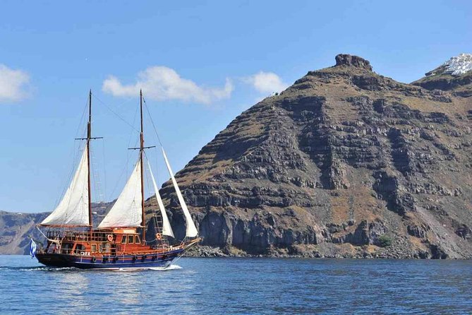 Santorini Volcanic Islands Cruise: Volcano,Hot Springs,Thirassia and Oia Sunset - A Day Built Around the Caldera, Not Just a Scenic Cruise