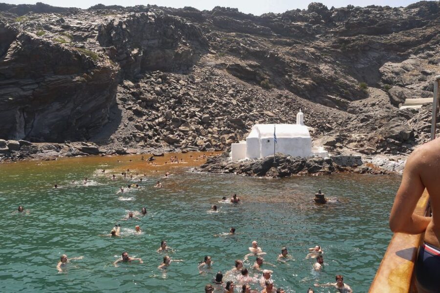 Santorini: Volcanic Sunset Cruise with Dinner - Choosing between volcano and hot springs, Thirassia dinner, or Sep 21 Ifestia fireworks