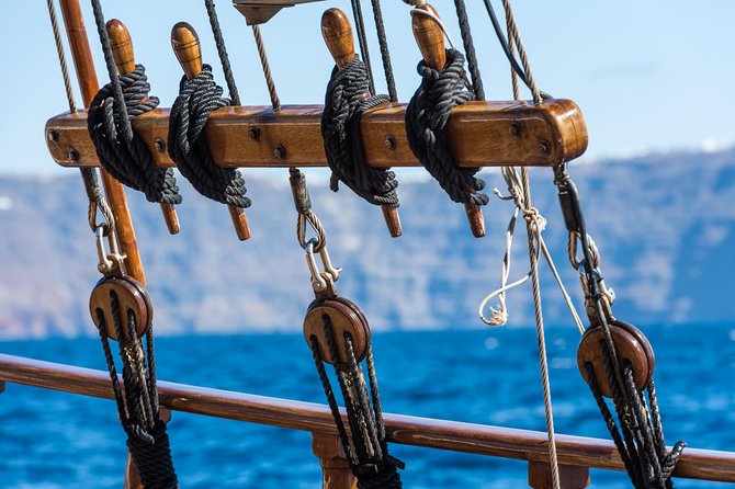 Santorini Volcano and Hot Springs Cruise Tour from Fira Old Port - Boat Comfort, Shade, and What to Expect From the Ride