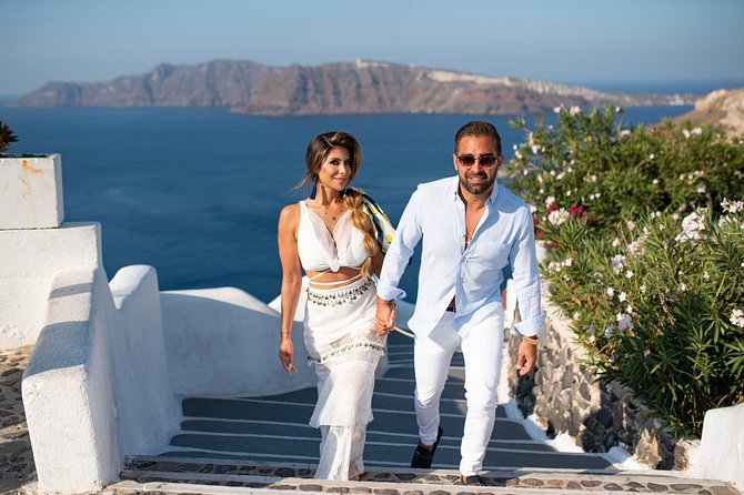 Santorini Walking Tour with a Personal Photographer - How the “walking” part really works