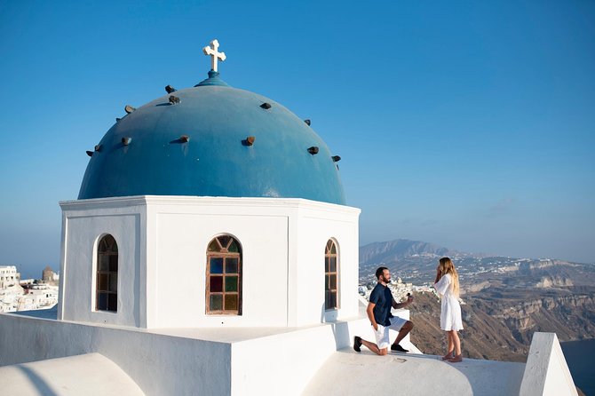 Santorini Walking Tour with a Personal Photographer - Orientation on Santorini: useful beyond the camera